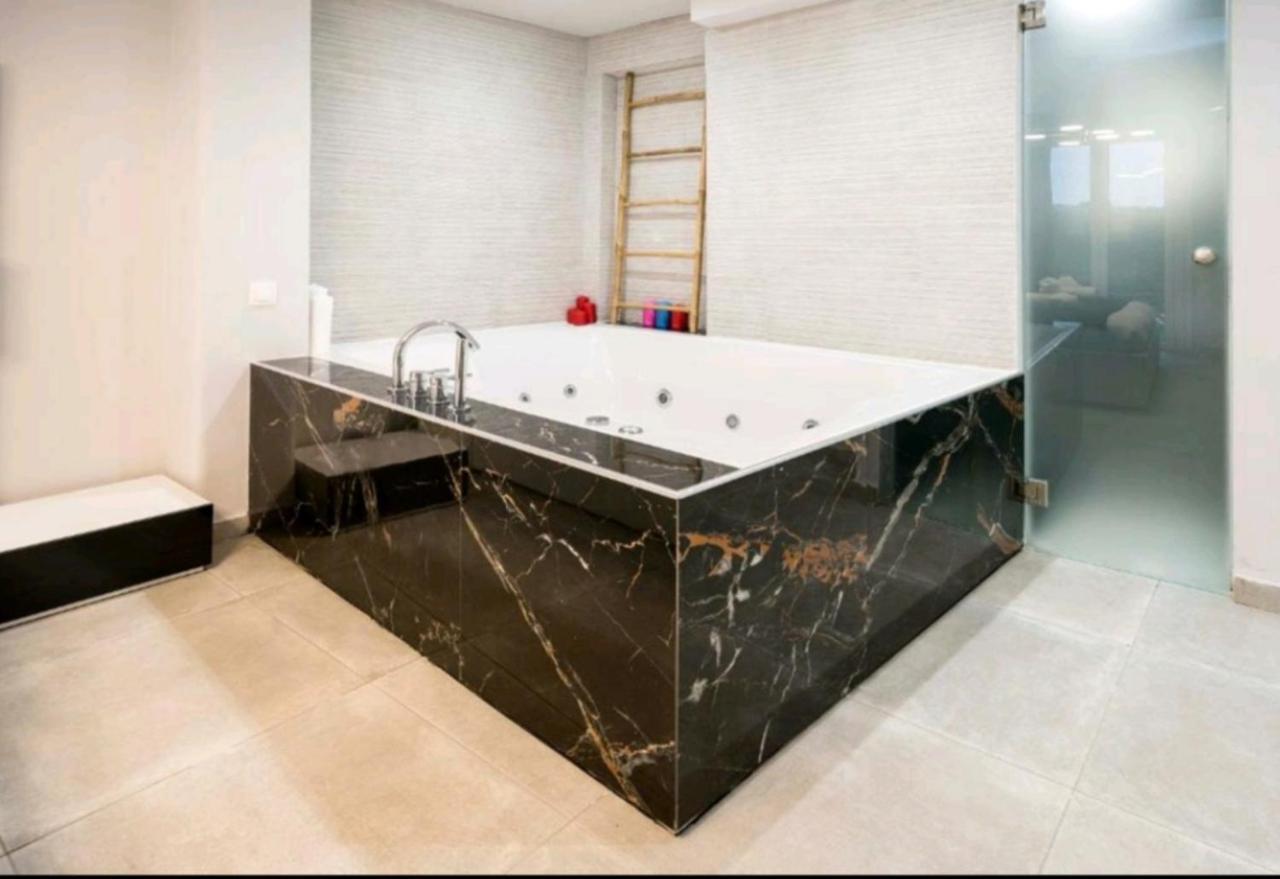 Romantic Jacuzzi Apartment Athene Buitenkant foto