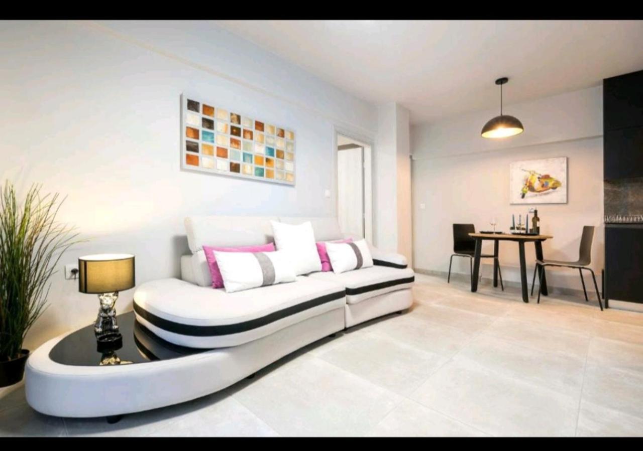 Romantic Jacuzzi Apartment Athene Buitenkant foto