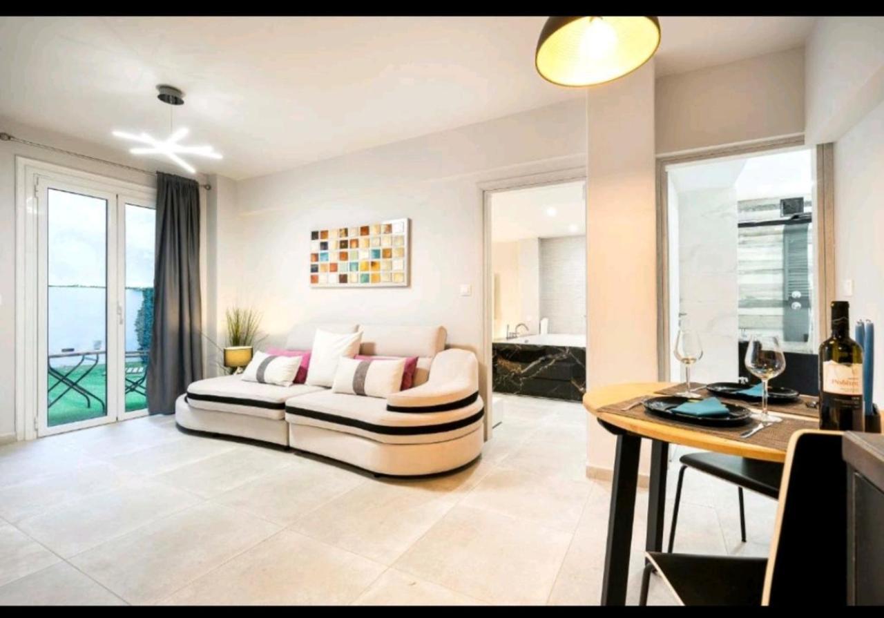 Romantic Jacuzzi Apartment Athene Buitenkant foto