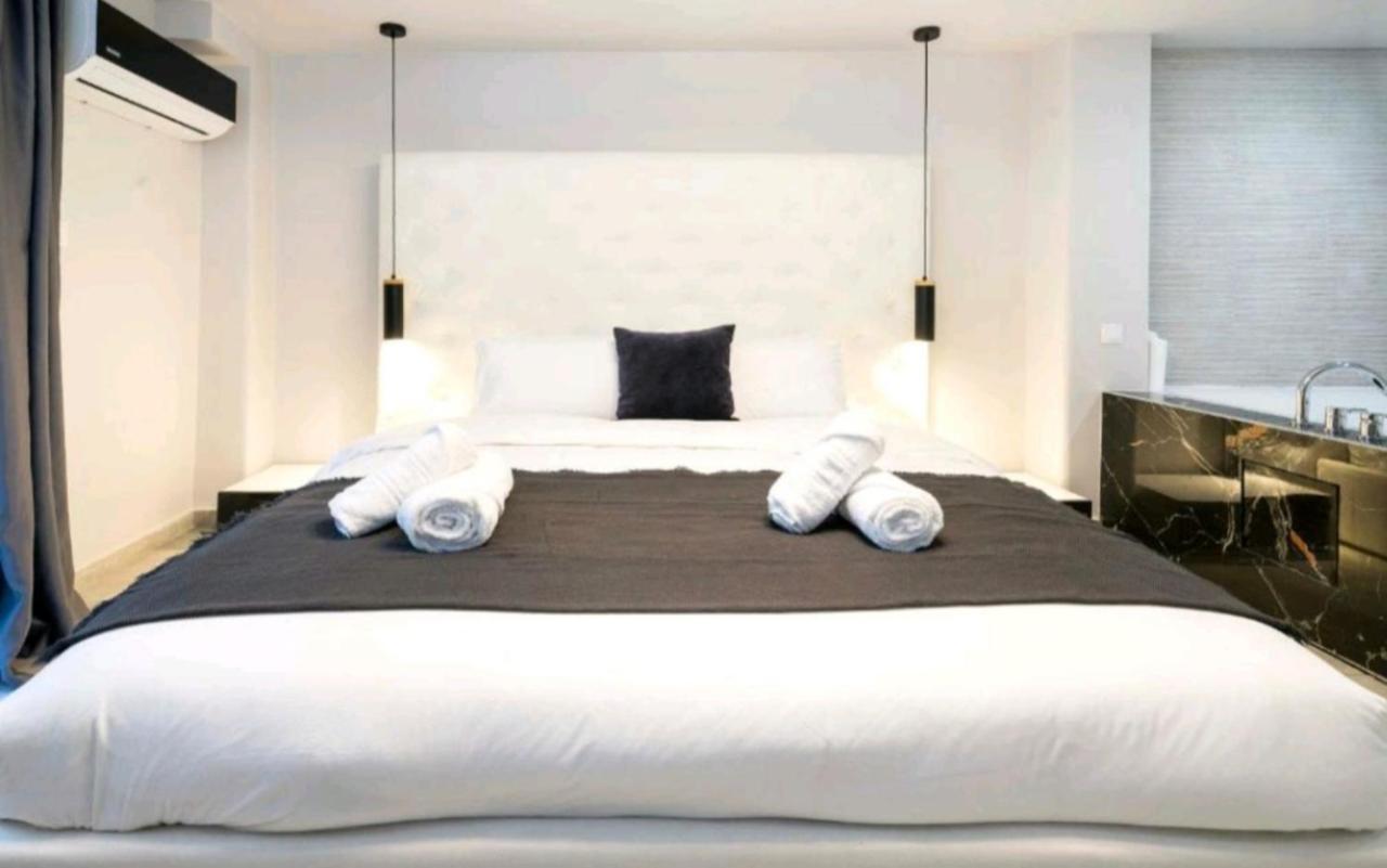 Romantic Jacuzzi Apartment Athene Buitenkant foto