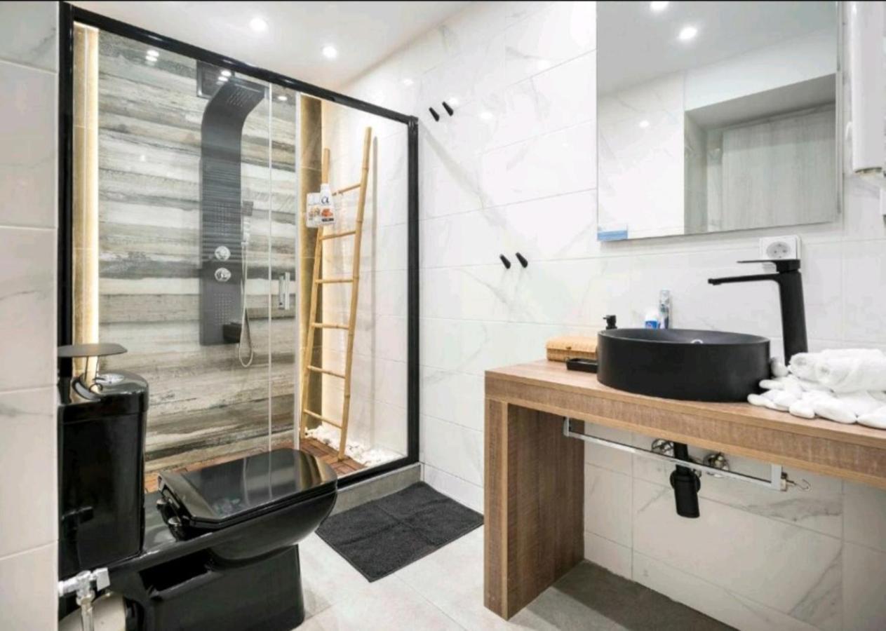 Romantic Jacuzzi Apartment Athene Buitenkant foto